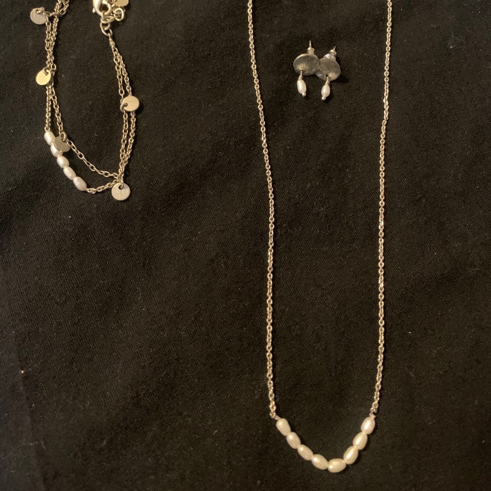 TRADES OF HOPE Eternal Pearl Set